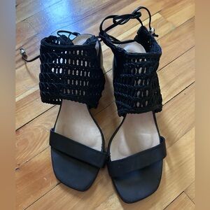 Chic Black Women's Sandals with Lace Detail
